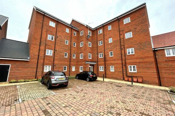 Charteris Close Image