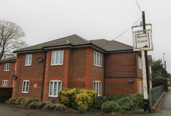 Henry Court Image