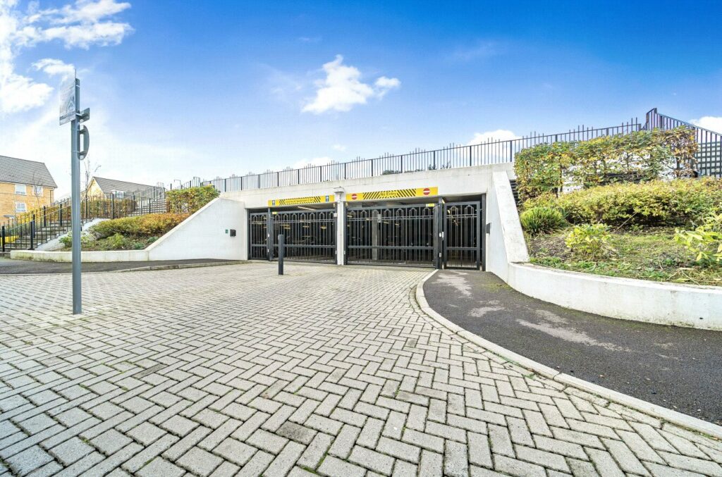 Property Image_11