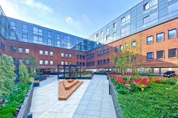 Pembroke Broadway Image