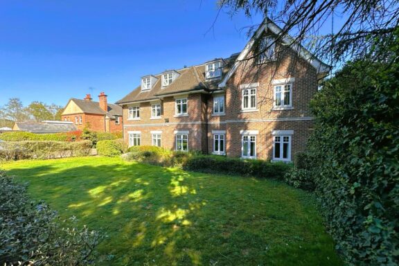 Douglas Court Image