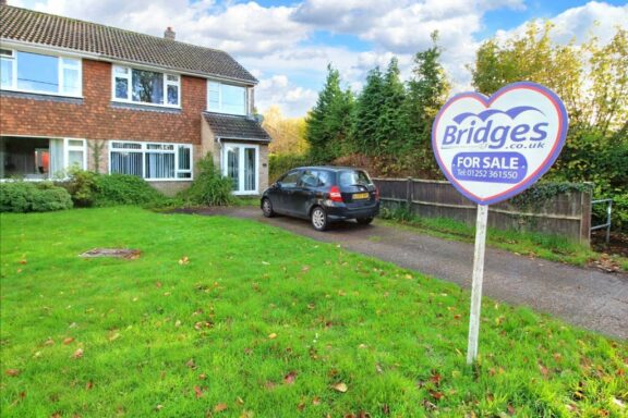 Crookham Road Image