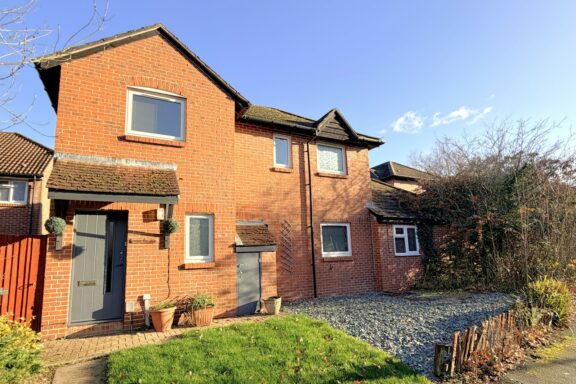 Hornes Field Court Image