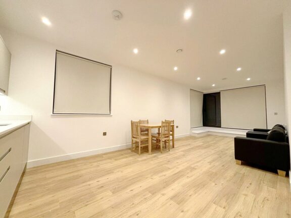Farnborough Road Image