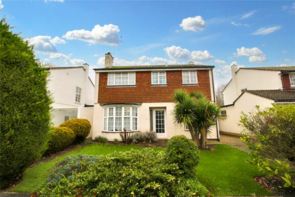 Byron Close Image
