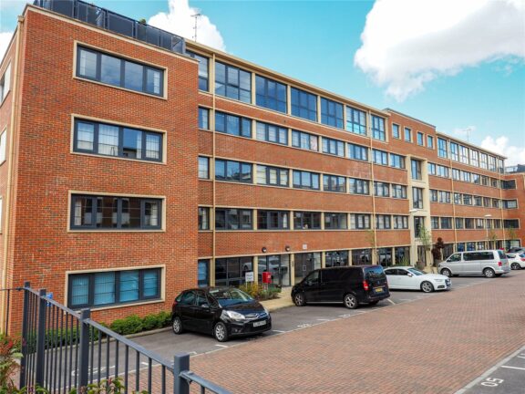 Kestrel Road Image