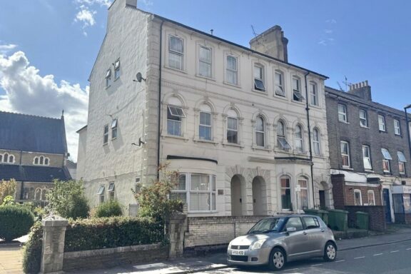 Regents Court Image