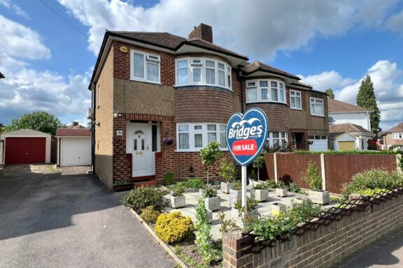 Gillian Avenue Image