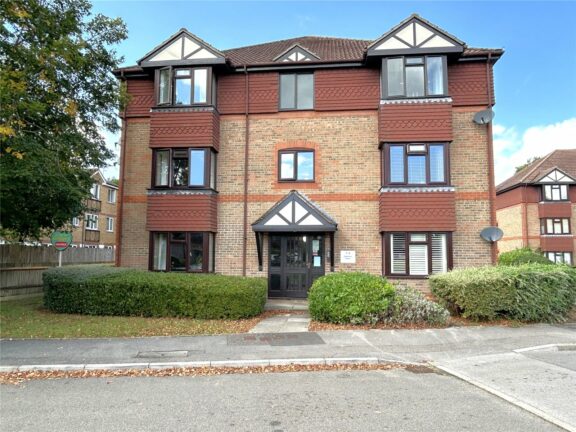 Chestnut Close Image