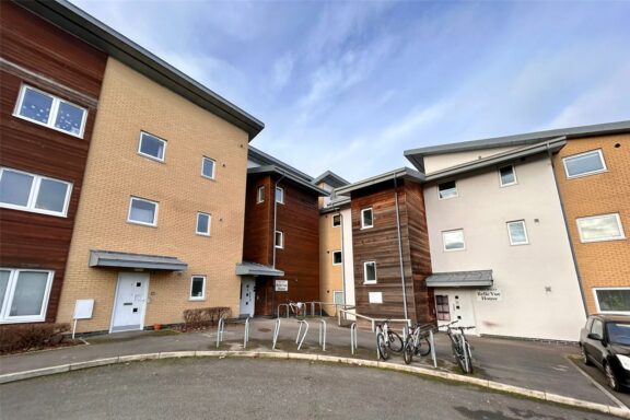 Belle Vue Close Image