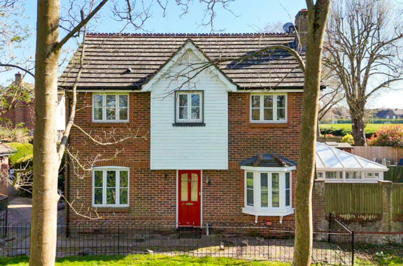 Lynton Close Image