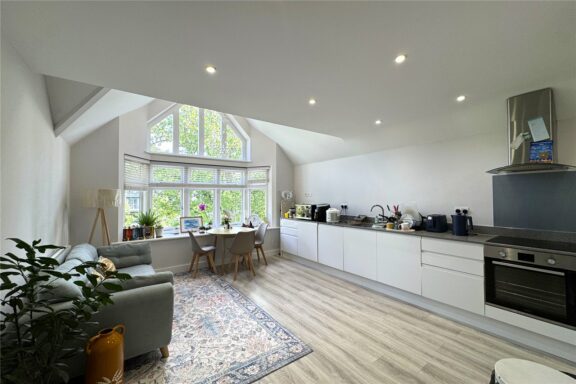 Clockhouse Road Image