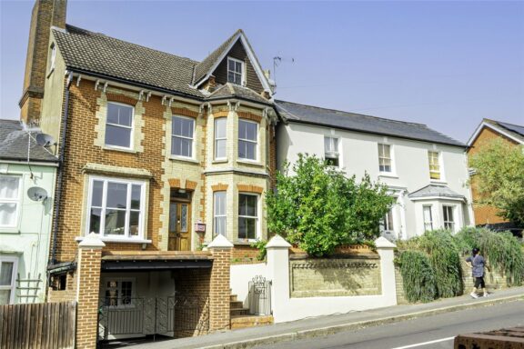 Queens Road Image