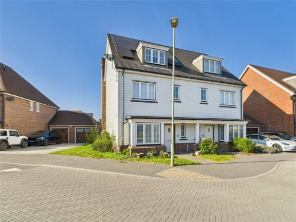 Emerald Avenue Image