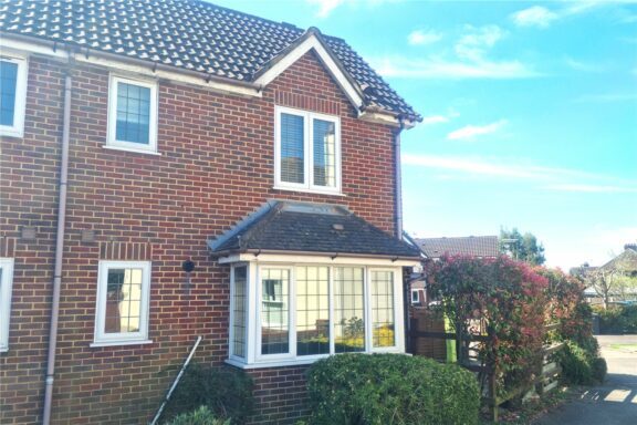 Manor Farm Close Image