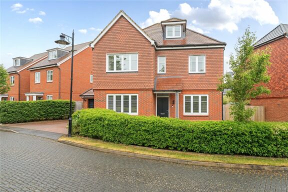 Curlew Grove Image