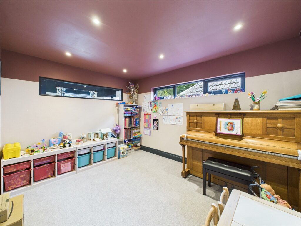 Property Image_11