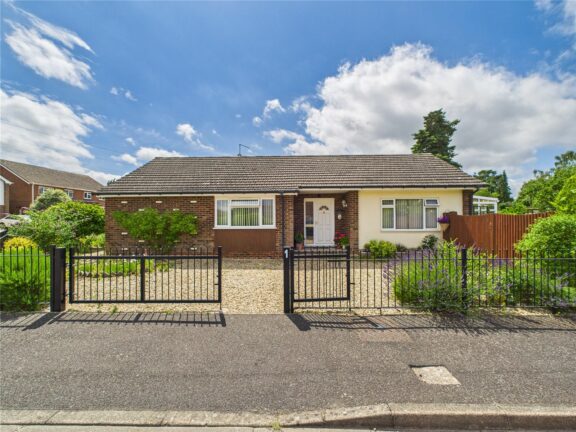 Compton Close Image