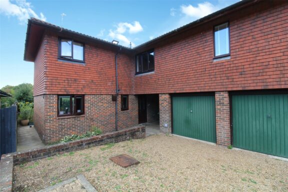 Amport Close Image