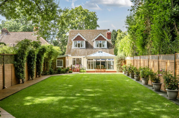 Crookham Road Image