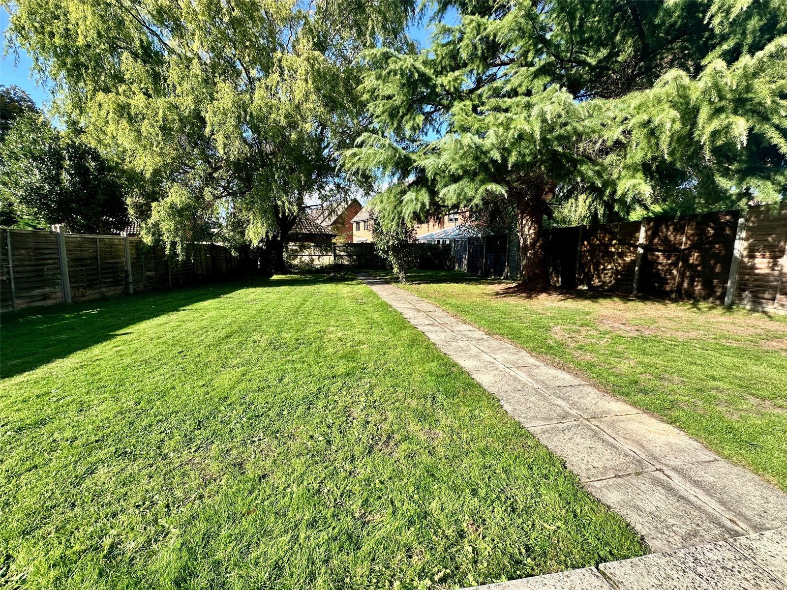 HUB253880_25.jpg