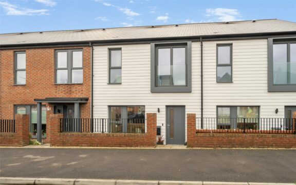 Mindenhurst Road Image