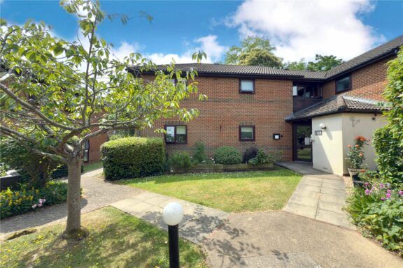 Huntsgreen Court Image