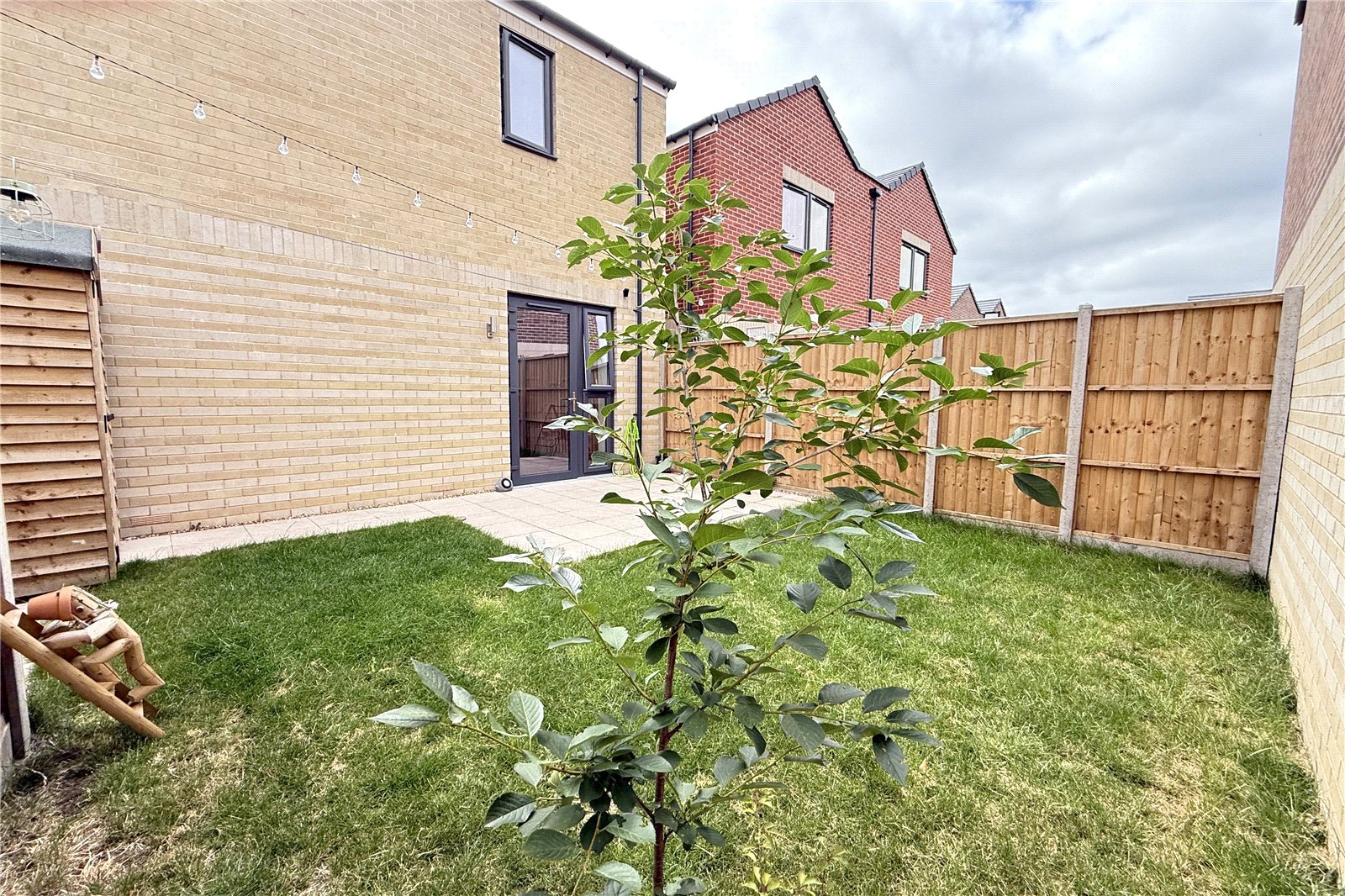 SBK250163_03.jpg